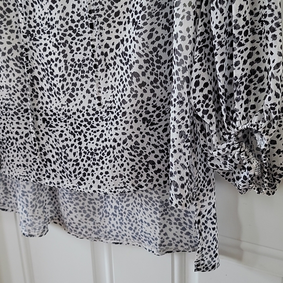 New Printed Long Sleeve Top - Picture 3 of 3